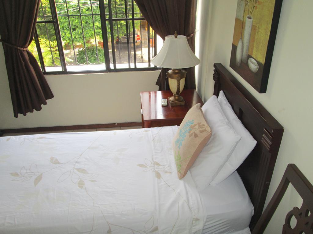 Hotel San Mateo San Salvador Szoba fotó
